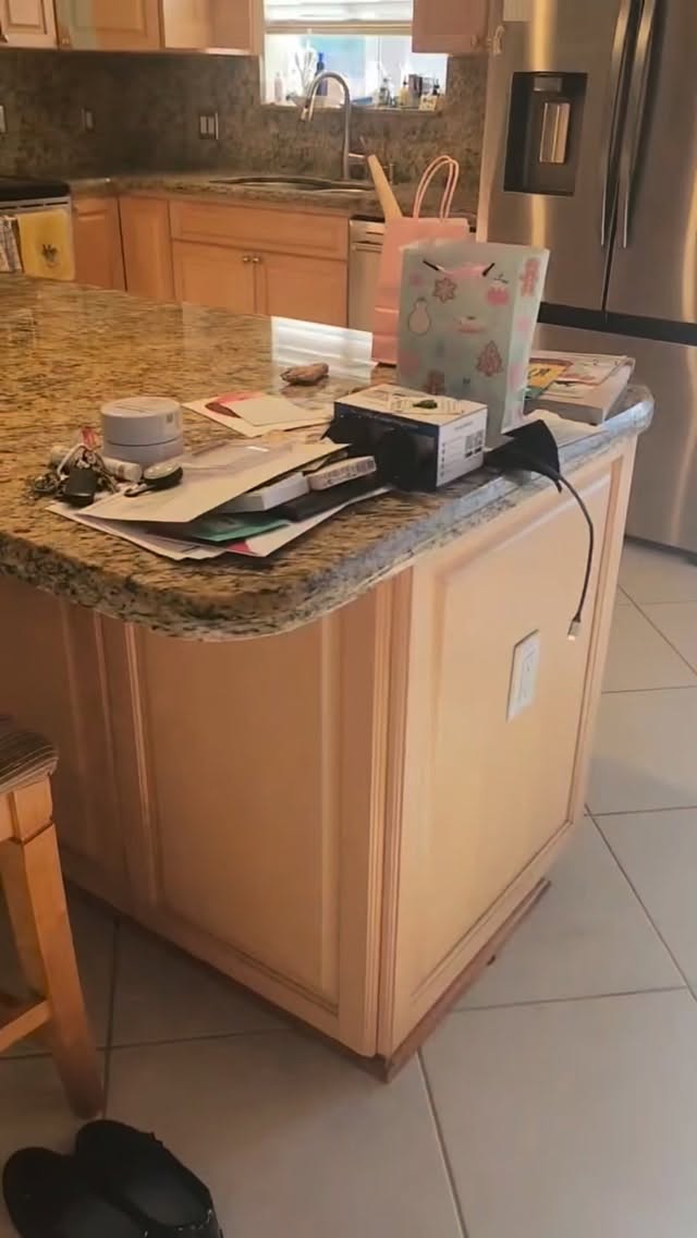 Two tones, one stunning transformation ✨
We transform this kitchen by combining two perfectly balanced colors—creating contrast, depth, and a custom look without a full remodel.
Lighter uppers keep the space feeling open and bright, while the darker lowers ground the design and add that bold, modern touch 🔥
This is one of our favorite ways to elevate a kitchen and make it feel completely custom.
Thinking about upgrading your kitchen without the cost of replacing cabinets? Refinishing is the way to go.
📩 DM us to get started on your transformation!
#KitchenTransformation #TwoToneKitchen #CabinetRefinishing #southflorida #browardcounty
