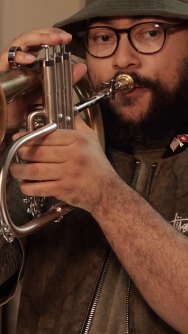 Jazz Session Energy 🎺🎷 You Can Feel This
Trumpet + sax. real musicians. real moment 🎺🎷🔥
Emile Martinez and Aaron locked in on this one
full performance out now 🎤
#SafeSpaceSounds #EmileMartinez #LiveMusic #JazzSession #LAArtists