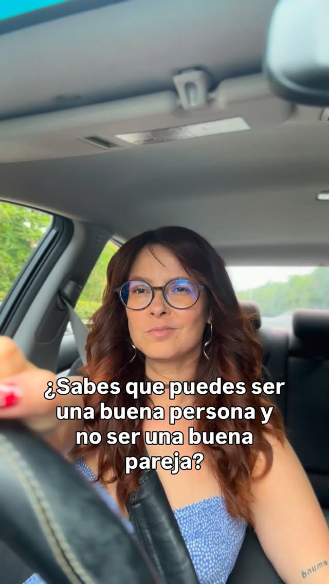 Ser una “buena persona” no te convierte automáticamente en una buena pareja. 😉
👉🏻 Ser pareja requiere destrezas que debemos aprender y desarrollar. Hay personas que pueden querernos y nosotros a ellas, pero que no cuentan con esas destrezas ni la voluntad para desarrollarlas.