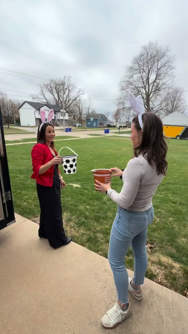 We may sell homes year-round, but today weโre hunting eggs. A fun little Easter egg hunt with Kari + Whit because business and community should always leave room for joy. Happy Easter!