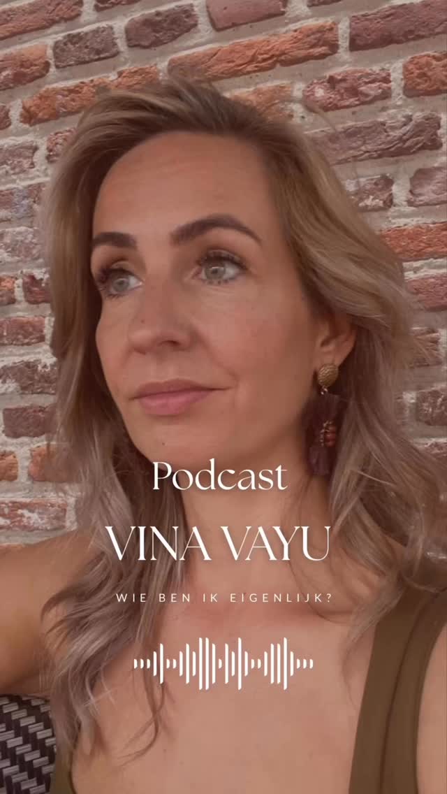 Wie ben ik eigenlijk?
Mijn eeuwige levensvraag.
🎙️ Luister mijn nieuwe podcast via de link in bio
#wiebenik #persoonlijkegroei #zelfontwikkeling
#bewustleven #innerlijkwerk
