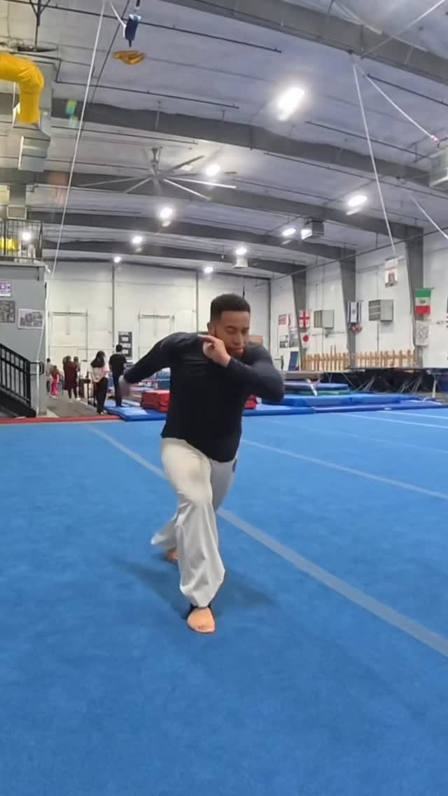 Movimentos legais que machucam minhas costas parte 1 🤣
#capoeira #capoeiramalês