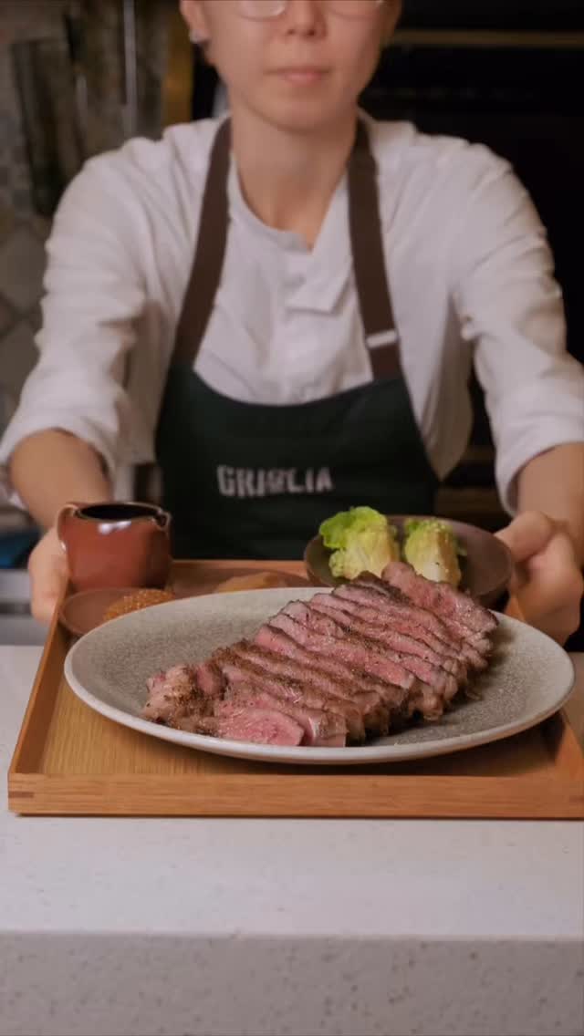 If Chef says it’s the one, you know it’s going to be good. No gatekeeping here! 🤤
We’re talking about our Angus Beef Striploin exclusive to #GrigliaKatong.
Served straight from the open fire to get that signature smoky crust while staying perfectly tender and juicy in the middle.
Bold, smoky, and hits the spot every single time🔥
Try yourself next time you dine at Katong!
Griglia Open Fire Italian Kitchen
(Singapore Tatler Best 2025 Recommended Restaurant)
Katong | 139 East Coast Road, 01-01
Tanjong Pagar | 37 Craig Road, 01-01
#openfiregrill #grigliaopenfireitaliankitchen #angusbeef