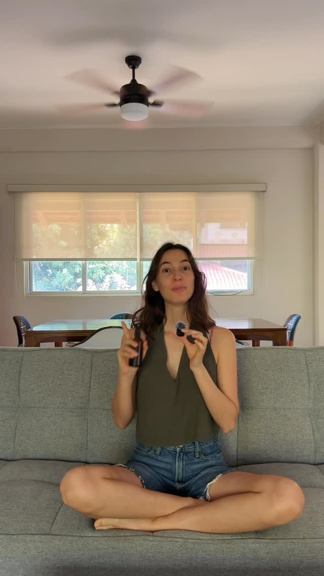 Preparemos un ambientador natural que huela deli 🍃🌸
Combina:
-1/2 taza de agua
-1/2 taza de alcohol o vodka
-25 gotas de tus aceites esenciales favoritos
Usa cualquier botella atomizador que tengas, o se pueden comprar en Pack-It Panamá 🙂 Aceites esenciales disponibles en varias tiendas incluyendo Orgánica Panamá 🍃
¿Probarías esta receta DIY en casa?
#panama #aromaterapia #ambientador #natural #aceiteesencial