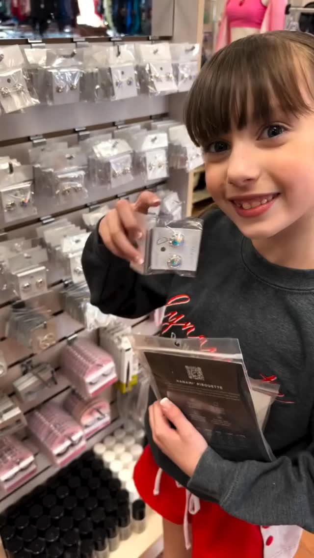 Brand Ambassador @piper.charette stopped by for some competition essentials! ✨️
We have everything you need to prepare and perform! 🛍️
#dancesuppliesetc #dse #brandambassador #compseason #danceretailshop