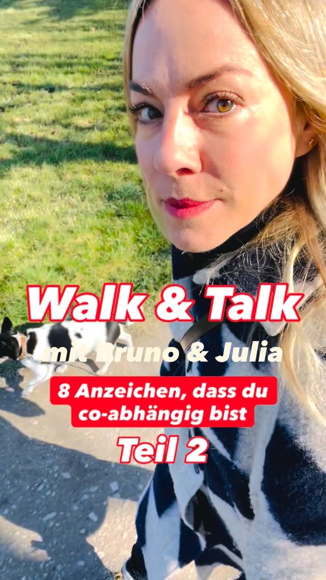 .
Kennst du das, was ich hier beschreibe, aus deinem eigenen Erleben?
.
Erinnern dich diese Anzeichen für Co-Abhängigkeit an eine Beziehung, die du gerade führst?
.
Dann ist es unendlich wichtig, dass du jetzt hinsiehst und die Wahrheit annimmst, denn: ‼️
.
„man kann nicht ändern, was man nicht annimmt.“ C.G.Jung
.
Ich bin Julia, Autorin des Buches „Mitgefangen in der Sucht, Coach, Mitarbeiterin beim Blauen Kreuz, und Gründerin der JMK Online Akademie.
.
Von Alkoholismus betroffen zu sein, ob als suchtkranker Mensch, oder als dessen Angehöriger, ist KEIN Grund sich zu schämen, ABER ein Grund ins Handeln zu kommen.
.
Wichtig: ‼️ Die alten, co-abhängigen Strategien musst du als solche erkennen und NEUE Verhaltensmuster etablieren, damit du endlich NEUE Ergebnisse erzielen und die alte, toxische Suchtsystem Dynamik durchbrechen kannst.
.
Besser HEUTE, als morgen.
.
Ich begleite dich gerne auf diesem Weg, den ich bereits gegangen bin: zurück zu dir und zurück in deine Kraft. ❤️ Julia
.
.
#sucht #alkoholiker #coabhängigkeit #lebenmiteinemalkoholiker