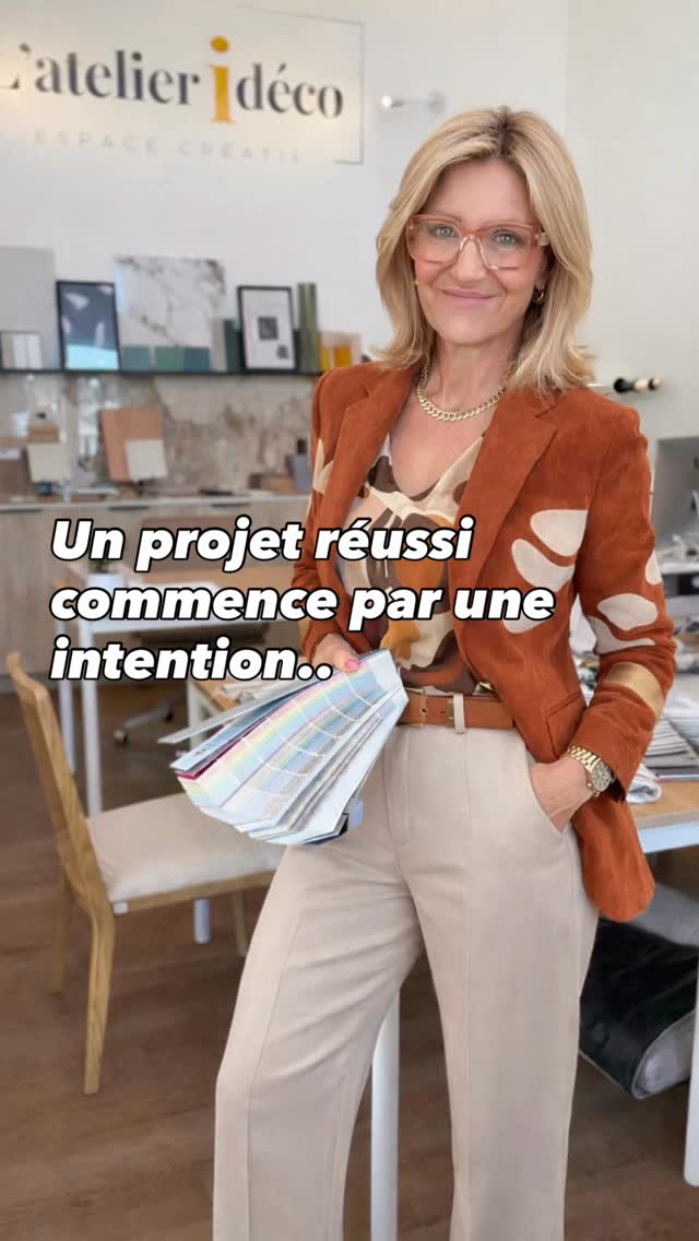 Quand on aborde un projet, rien n’est laissé au hasard car derrière chaque projet, il y a un réflexion.
On analyse l’espace, ses contraintes… mais surtout son potentiel. On vient structurer les volumes, créer des points d’ancrage et donner une direction claire. Chaque couleur, chaque matière, chaque élément à un rôle précis. Tout est pensé pour le bonheur des occupants et pour durer dans le temps!
Et si on travaillaient ensemble?
👉🏼 lien en bio
#designerinterieur #atelierideco #espacecreatif #projetdeco