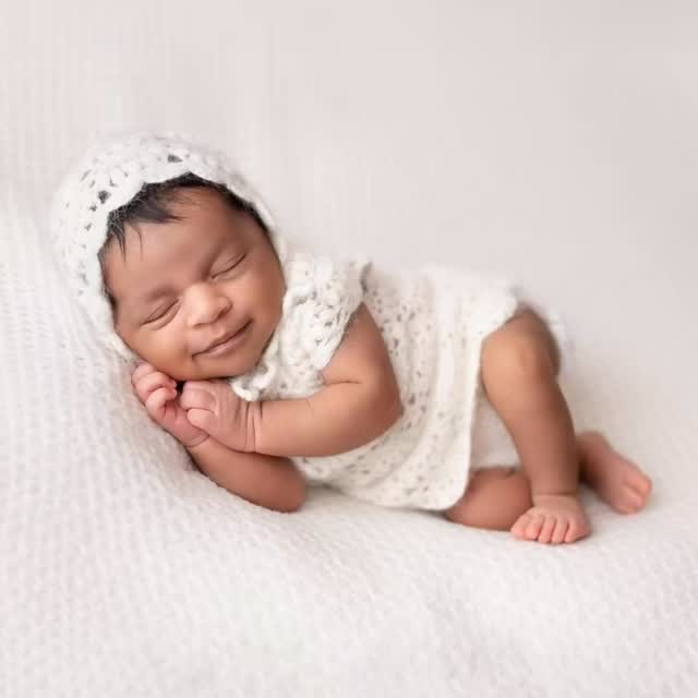10days girl newborn session #newbornphoto #newbornphotography #newbornphotoshoot #sugarbabystudio #sugarbabyphotography