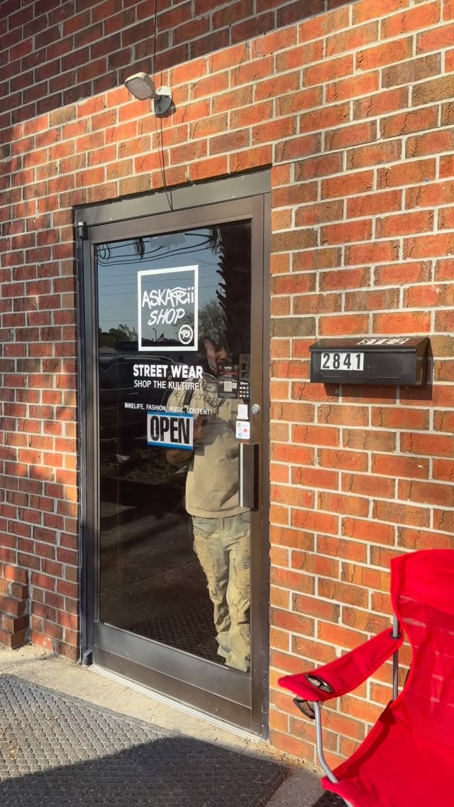 Inside the brand 🎙️
Live From The 9 — brought to you by AskariiShop
A behind-the-scenes look inside the AskariiShop studio… where the vision, the conversations, and the culture all come together.
More than just a clothing brand —
this is a platform for the community.
Tap in. 🎯
#LiveFromThe9
#AskariiShop
#WilmingtonNC
#BlackBusiness
#StudioVibes
BehindTheScenes