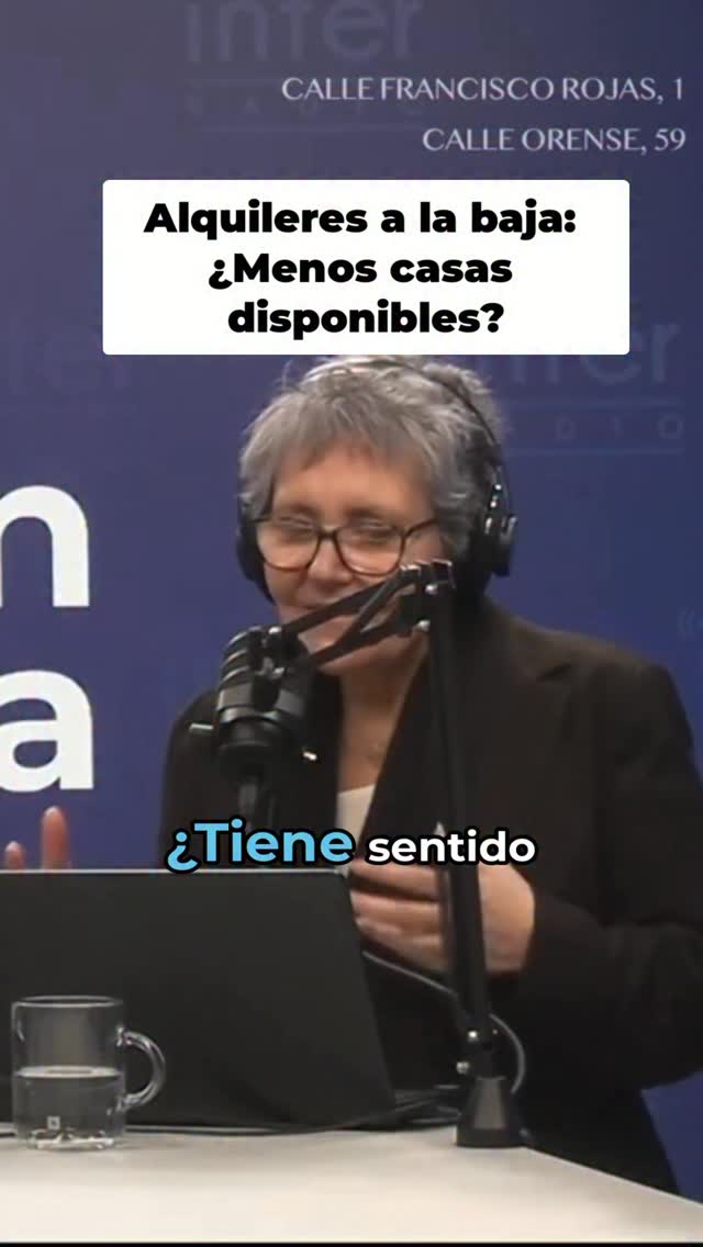 🛑 ¿MENOS PISOS = PRECIOS MÁS ALTOS? 🏠📈
Parece una contradicción, pero es la realidad que estamos analizando en Radio Inter. Se intenta regular el precio para que sea más accesible, pero… ¿qué pasa si los propietarios deciden retirar sus viviendas del mercado?
En este clip te damos un dato que asusta: la oferta de alquiler ha caído casi un 50%. 📉
Cuando hay menos casas donde elegir, la competencia sube y, al final, el inquilino es el que más sufre. ¿Es la regulación la solución o está empeorando el problema?
Queremos saber qué piensas tú:
👇 ¿Te está costando más encontrar piso ahora que hace un año?
👇 ¿Eres propietario y te da miedo alquilar?
¡Déjanos tu opinión en los comentarios! 💬
#vivienda #alquiler #inmobiliaria #españa #alquiler