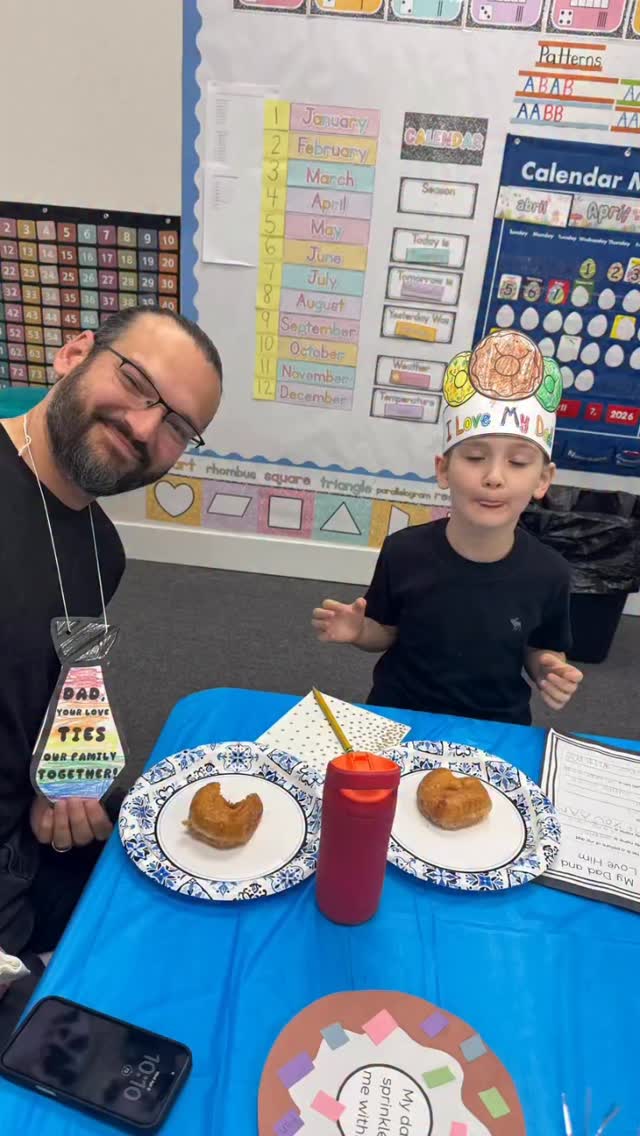 Nothing like donuts and quality time with our dads 🍩💙
Thank you to all the fathers who showed up and made today so special. We love creating these moments with our Tree Stars Learning community. ✨
#DonutsWithDad #TreeStarsLearning #FamilyMoments #GratefulHearts #CommunityLove Fatherhood MakingMemories