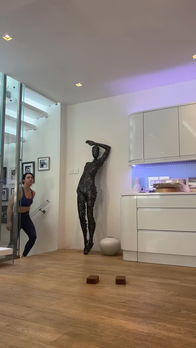 Casually stepping into Monday.