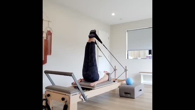 As well as offering 1:1 personilised pilates classes in both reformer and mat, i am now offering EXPRESS REFORMER classes too.
We have a few options for those wishing to add express reformer classes into their week.
1 weekly class
Open to members who already attend either my group classes or private classes to add onto their existing classes.
2 or more each week
Open to anyone who would like 2 or more shorter sessions into their week instead of our longer classes.
Our express classes can either be paid as class packs or as a (discounted) weekly or monthly membership.
Reach out for further information.
skbodyworkspilates@gmail.com
#reformerpilatesauckland #waimauku #muriwai #kumeu #huapai #pilatesauckland