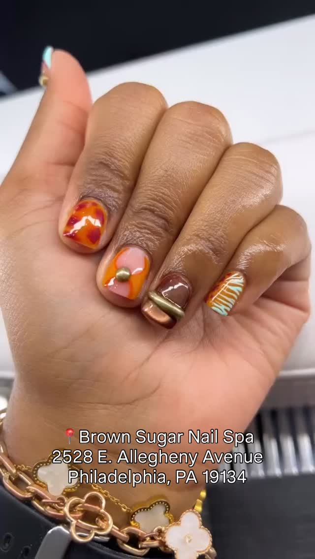 Shorties aka Small Canvas Nails 🫶🏽
Done by Rae!
#brownsugarnailspa #phillynails #nailinspo #shortnails #shortnailsdesign