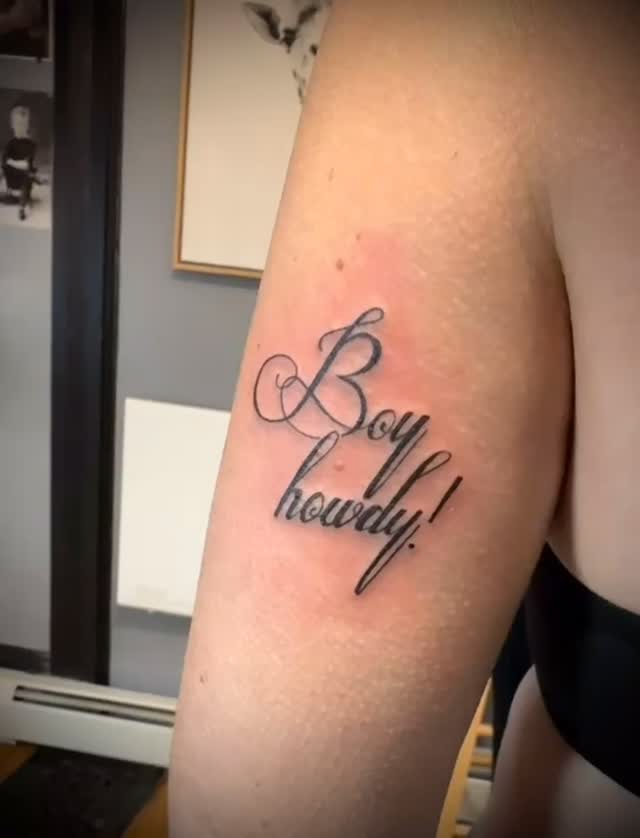 “Boy howdy!” For @jrigbyjones ❤️🩹
By @kayy.tattoos 🤘
.
Book via link in bio
.
.
.
.
.
.
.
.
.
#ellsworthmaine #tattooshop #tattoosofinstagram #tattoooftheday #tattooideas