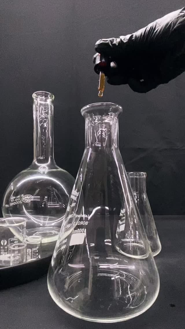 -
The flow of making a batch.
Inside Mood Lab. From drop to blend.
#moodlab #mindcare #powerofscent #natural #elevateyourmood moodm