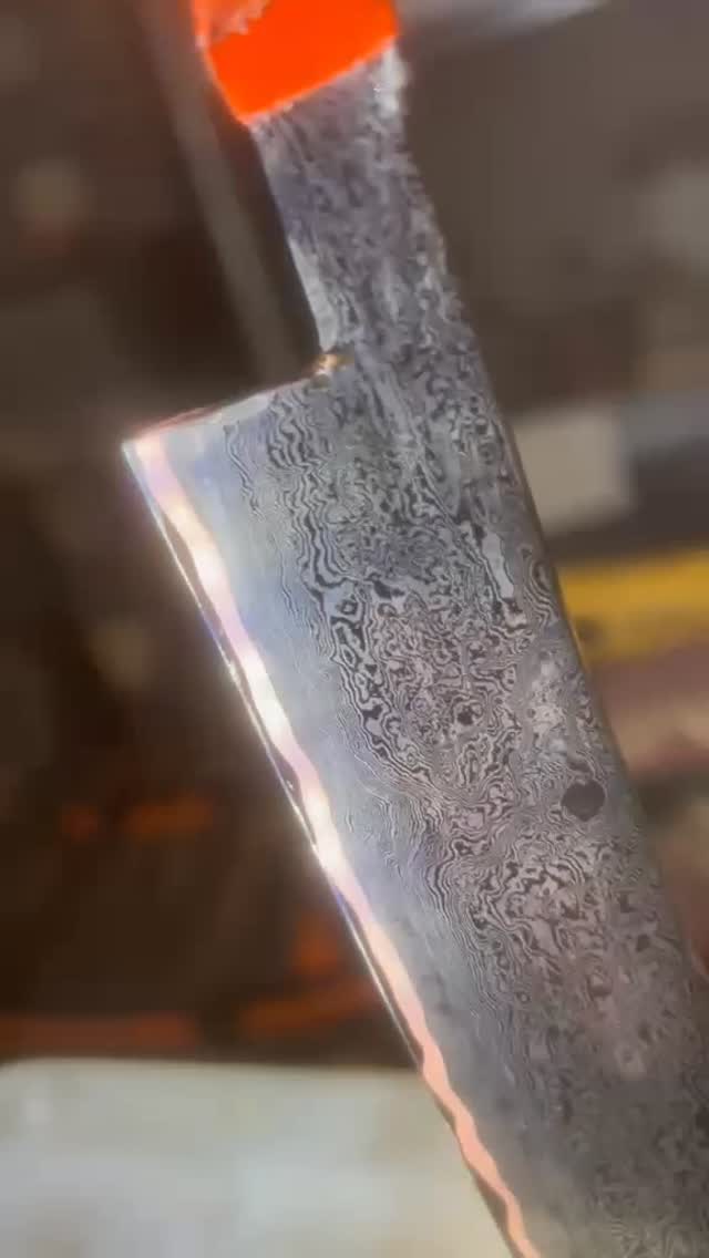 Happy Easter from James, forged during our evening classes. Beautiful work mate. 👏🏻👏🏻👏🏻
#learntoblacksmith #cumai #hotmilkforge #
#damascus #blacksmithingclasses