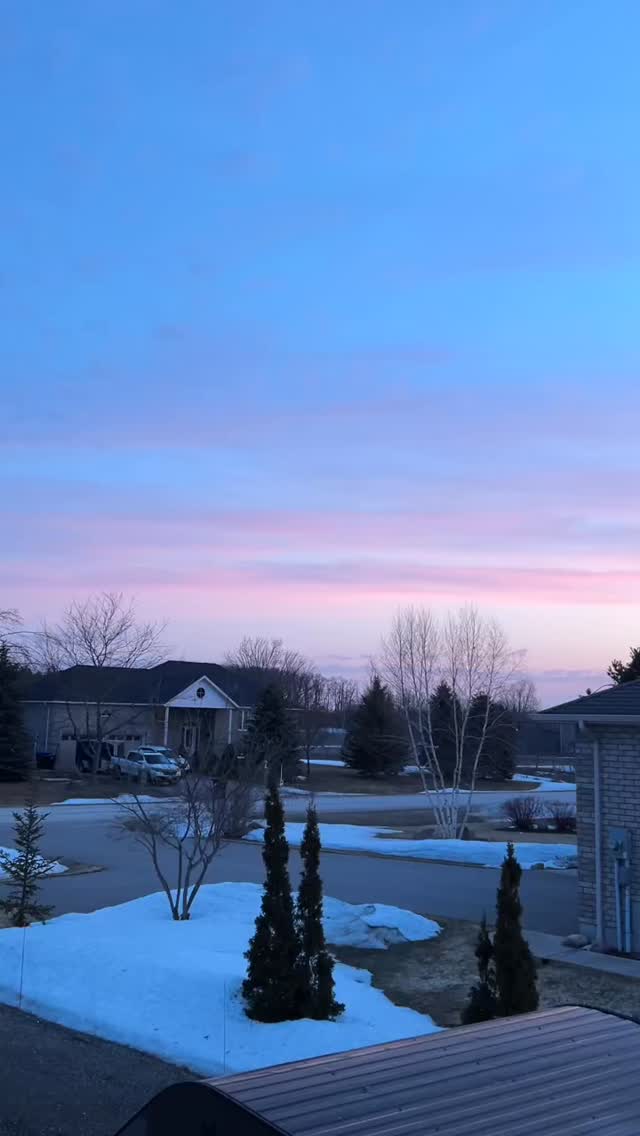 Nothing says
S P R I N G
like robin’s song
and nature waking
up all over again.
#mwordsphoto #springhassprung