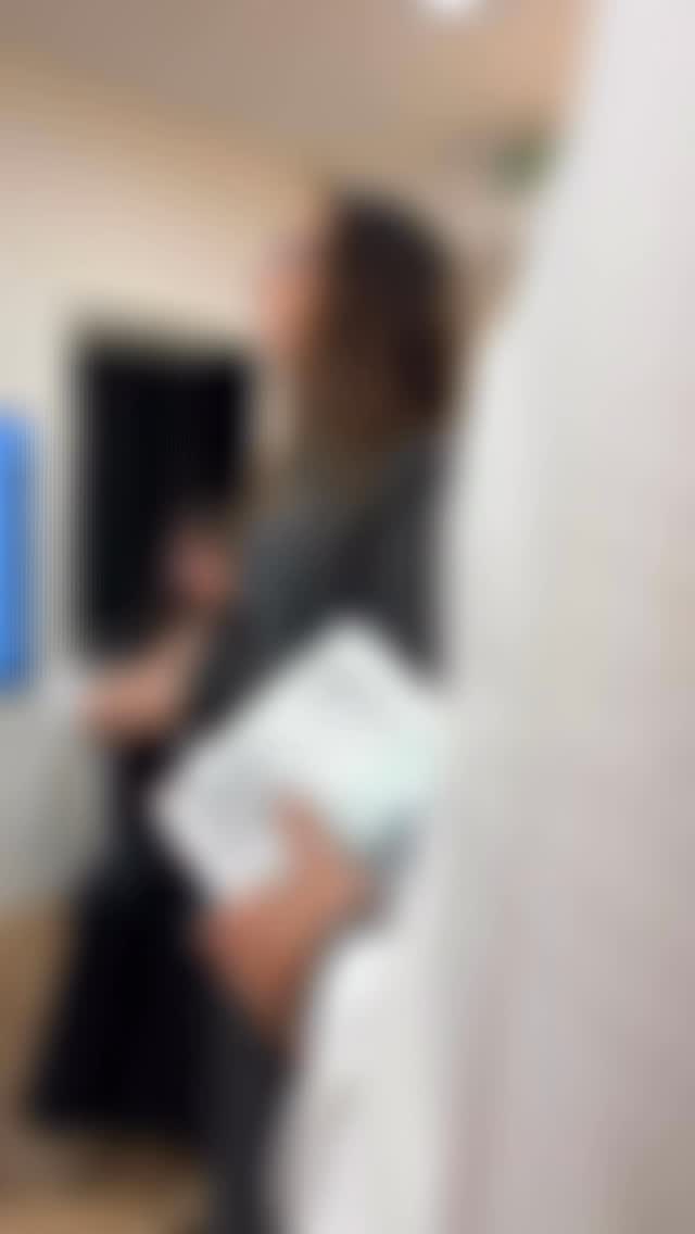 Nous avons eu le plaisir d’accueillir Regenae dans nos locaux à l’occasion d’un afterwork placé sous le signe de l’échange et du partage. 🌸
Un moment privilégié pour créer des connexions authentiques dans une atmosphère chaleureuse et inspirante.
Merci à tous les participants d’avoir contribué à faire de cet événement une expérience unique. ✨
#lafabrica #regenae #hairdresser #parís