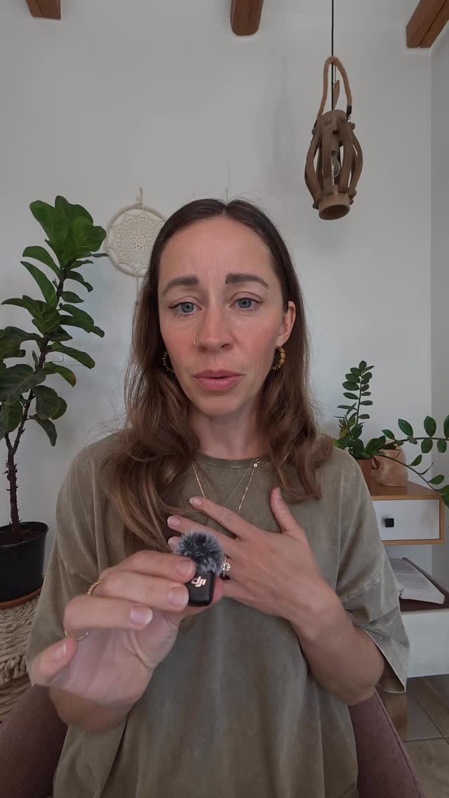 ✨It Simply Isn’t True✨
“If I can control my surroundings, I’ll be safe/happy/at peace”
This one is unfortunately setting us up for failure because, try as we might, we CANNOT control the world around us.
Life is gonna life 🙃
So what do we do?
I’ve got 3 messages for us this week so that we can release the control that is only creating more stress, fear and anxiety 🤍
Drop a 🙋🙋♀️🙋♂️if this one was for you!