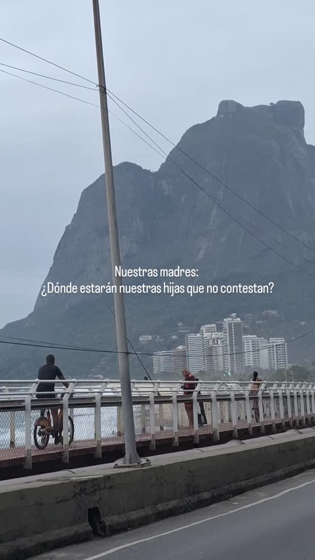 Ellas: "Id con cuidado"
Nosotras: "Seguimos creando recuerdos"
#brasil🇧🇷 #rocinha #travel #aventura