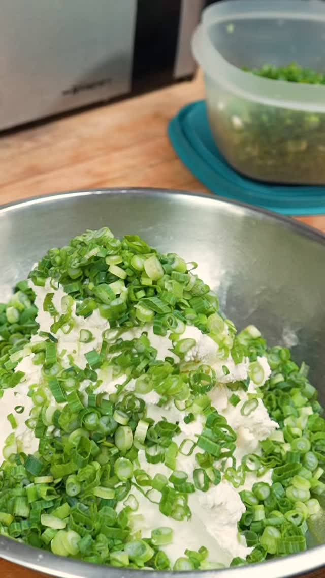 Simple ingredients. Big flavor. 🥯🔥
Fresh scallion cream cheese, made right here and ready for your bagel. #CinosHotBagels
#bagel #deli #longisland #oceansideny