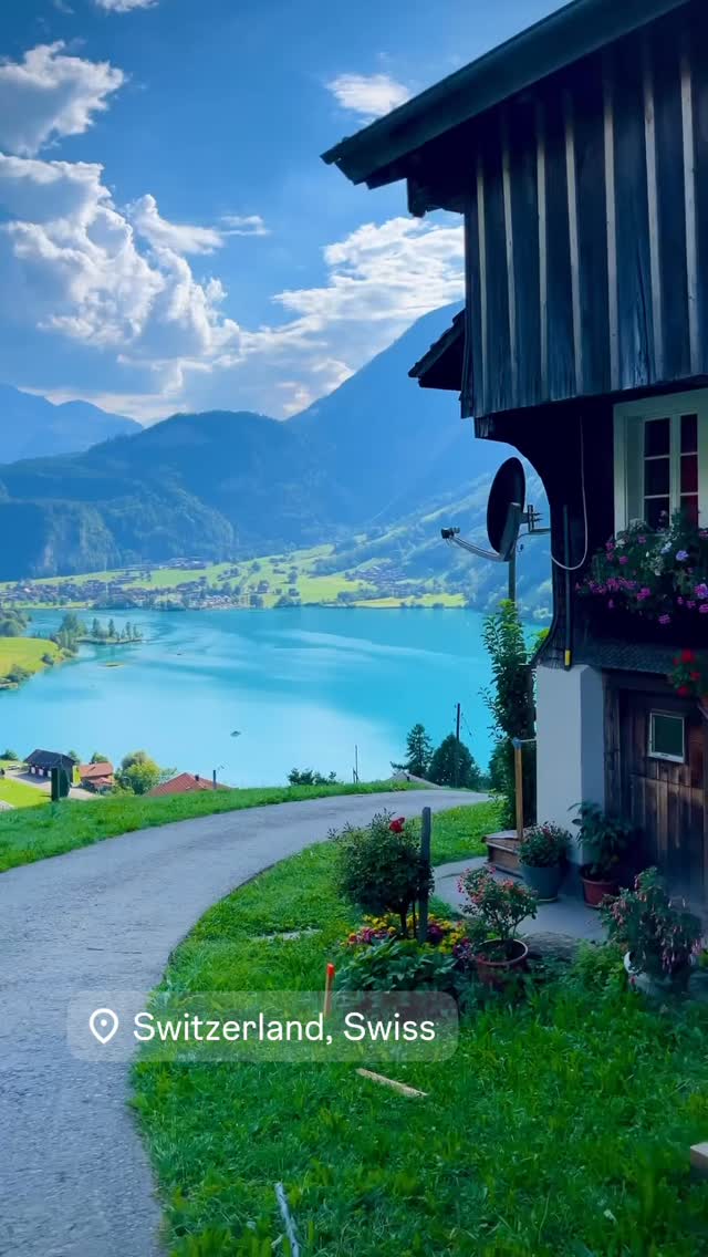 📌 Beautiful Switzerland🇨🇭
Locations 📌
1. Lake Lungern
2. Walking around Appenzell 🚂
3. Tine de Conflens
4. Visit the Churfirsten 🏔️
5. Lauterbrunnen to Wengen 🚞
6. Shores of Lake Lucerne
7. Cable Car View to Hoher Kasten 🚠
8. Sisikon 🌩️
🎥 remix: @swissaround
#switzerland #swissaround #lauterbrunnen #lungern #heavenonearth