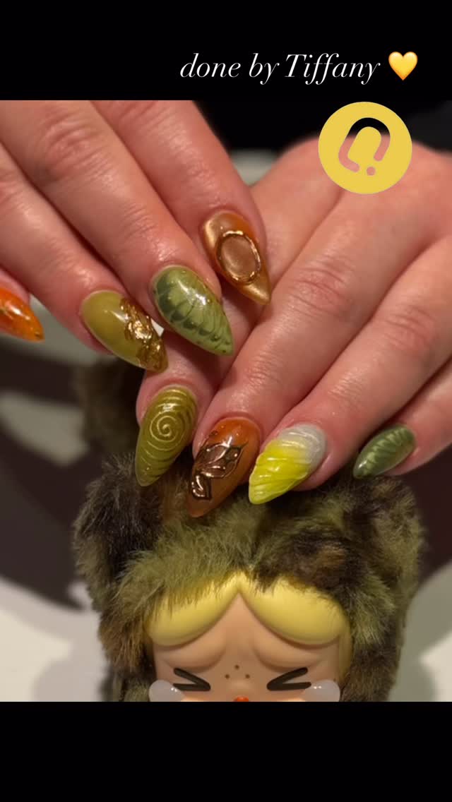 too cute to handle 😻😻😽💚✨
#nailsplus #bloorwestvillage #nailart