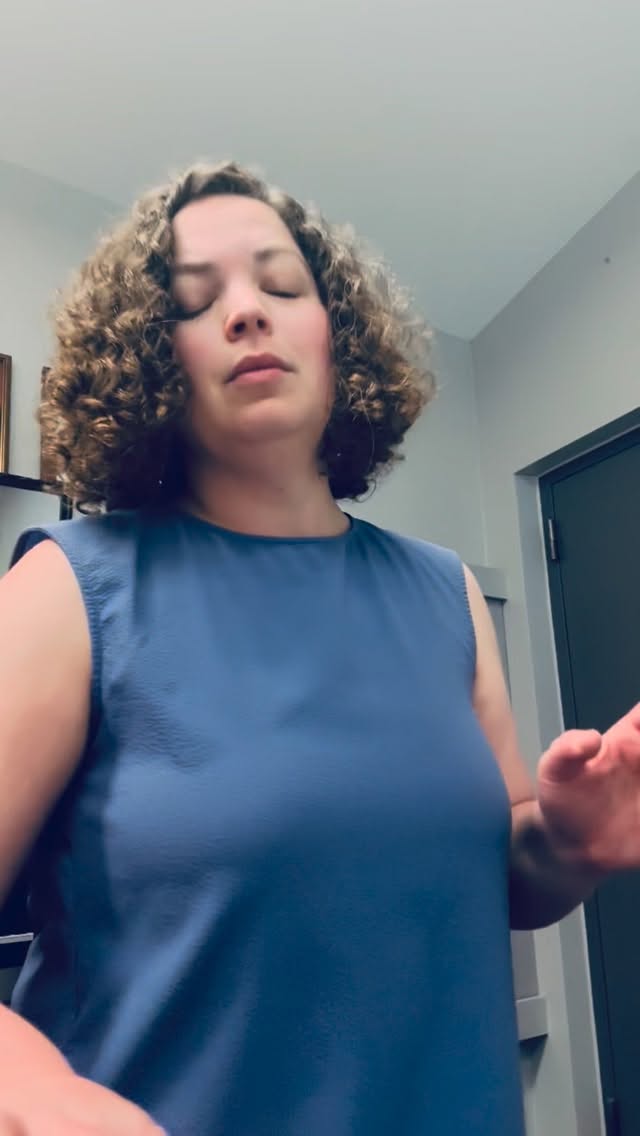 Lining up the middle and filling everything out with some Faust so that I don’t hilariously undersing Carmina Burana and Elisabeth-Claude Jacquet de la Guerre. Opera first thing in the morning FTW!
Also, schwas on the highest note in the phrase are tricky and I’m not sure I ever thought about it this much until I taught French diction for the first time.
#FullLyric #Marguerite #OperaSinger #Craft #Practice