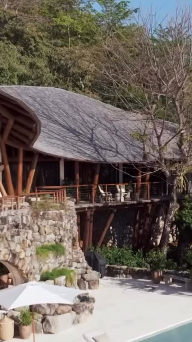 Casa Cavada is where everything
begins to slow. Set above the Pacific and open to the elements, our private residence was designed with intention, offering absolute privacy, quiet comfort and space to simply be.
Here, days are shaped by the tide, not the clock, conversations linger and families reconnect without distraction. A private island home for gathering, reflecting and moving forward - together.