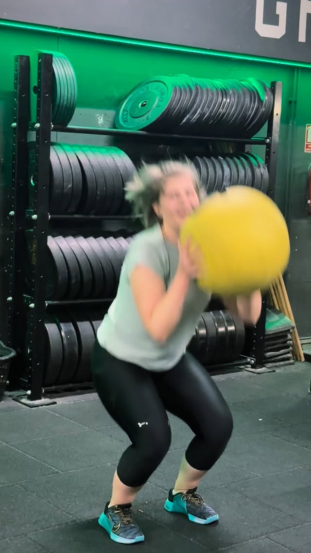 Hody hody doprovody, dejte si dneska cestu do Mamby 😀🐥 Místo malovaných vajíček pro vás máme wall bally na Metconu a pořádný cardio na Hyroxu 🔥
Kdo byl dnes ráno, tak se dočkal omlazení nejen v podobě workoutu, ale taky pomlázky od @kankaladislav 🕺💛 Děkujeme! 😀