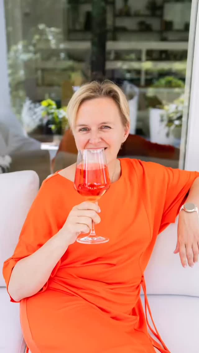 Vrolijk Paasfeest 🐣🌷
Geen ingewikkelde toestanden hier…
gewoon een mooie tafel, goed gezelschap
en eten waar je blij van wordt.
Want gezond leven =
niet moeilijk doen
maar slimme keuzes maken 😉
👉 Wil je inspiratie?
Alle recepten van deze paastafel staan op Switchlife.be
( ze zijn natuurlijk ook heel lekker op andere momenten 😆)
Liefs, Elly 💋
#gezondevoeding #healthyhabits #blijvendresultaat #blijvendafvallen