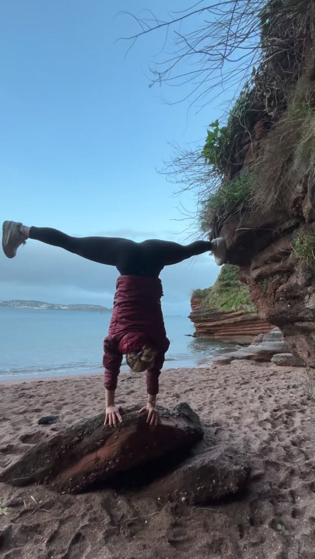 You wouldn’t believe how many sharp edges and stones are digging into my palms but it’s all wavy baby 🌊🌞
Enjoying a big bouquet of what feels like variety.
I’m starting to see that it doesn’t matter what you do as long as you do something, aim to do it well, make it your own and with your values at heart.
But stick with one thing long enough to see that one can overcome all kinds of obstacles and distractions.
I thought and maybe still *think* hopping through many disciplines I practice interferes with depth.
Pondering this, I remind myself of practices I’ve been following, studying and holding very closely for over a decade.
And while I know few things for sure I know without it everyhting else would feel less colourful and just… lacking.
There doesn’t have to be just one thing one enjoys, explores and enriches life with, but if desiring clarity, skill, peace and insights there too must be a steady focus, followed consistently and over a long period of time. 🌞
Reflections on yoga sutra 1.32 today