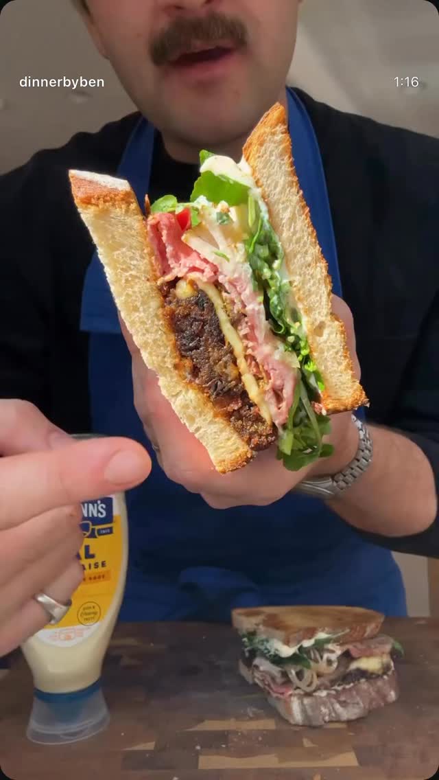 @the_crispin_inn_sandwich opens its doors at 12 noon today for the @hellmannsuk @hellmannsmayonnaise Sandwich sandwich.
Here’s @dinnerbyben talking us through the ingredients (which sound great) and highlighting his collaboration with @olusoga and @dranniegray on the history of our towns connection to Sandwiches.
Sandwich Town, do your thing: welcome this promotion and pop along. Traders do open your doors wide for extra footfall.
Come for one thing? Take the walks, stay for the food, drinks, shops and the people.
THAT IS SANDWICH 💥
#whatthreewords Catching. Intrigued. Analogy.
#visitsandwich #dayoutkent #hiddengem #hellmans