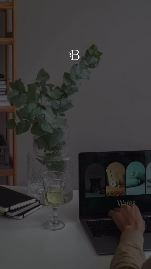 Consistency is what turns brands into references.
From color and typography to tone and messaging, repetition create impact over time.
🧱🧱🧱🧱