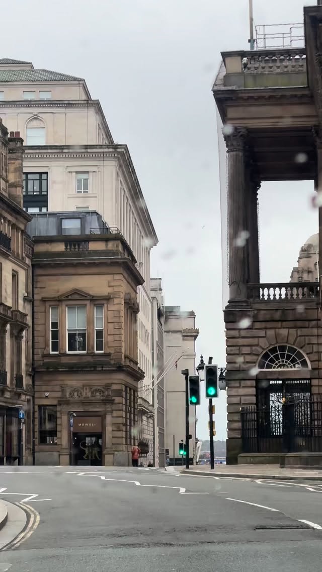 Mum and I had a weekend in Liverpool for the @alanhowardltd select account event 🤍
We had the best time learning new things, sharing highs and lows with other salon owners and partying the night away 🤍
Thank you for having us 🤍
#lloughboroughsalon #hairsalon #hairinspo #ontour #hairstylist