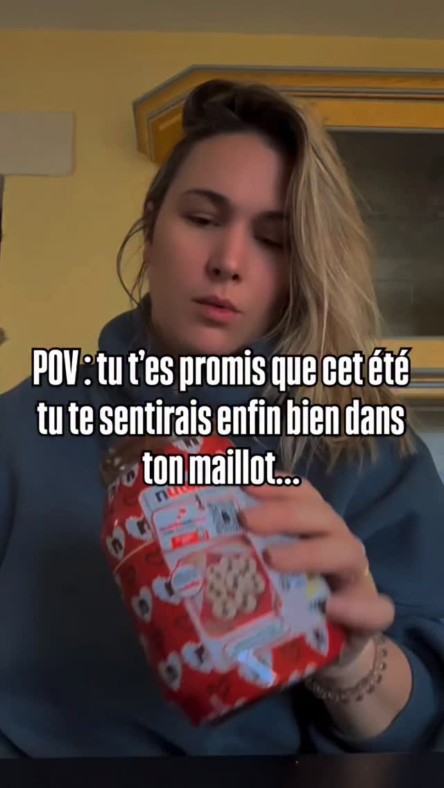 On est d’accord que…
👉 on s’est TOUTES dit ça un jour ?
“Cet été c’est bon… je me sens bien dans mon maillot.”
…et 2 semaines plus tard
t’es là, en tête-à-tête avec un pot de Nutella
à négocier avec tes émotions 😭
Mais attends…
👉 Et si le problème c’était PAS toi ?
Parce que non
t’es pas “faible”
t’as pas “zéro volonté”
t’es pas “irrécupérable”
💥 T’as juste un corps :
– en stress constant
– avec un cortisol en feu
– une inflammation qui bloque tout
– et des émotions que personne t’a appris à gérer
Donc forcément…
tu craques
tu recommences
tu culpabilises
et tu crois que le problème vient de TOI
👉 Alors qu’en réalité… ton corps est juste en mode survie.
Et tant que ça, c’est pas réglé
tu peux avoir toute la motivation du monde
👉 ça ne tiendra pas.
Moi aussi j’étais EXACTEMENT comme ça.
Et c’est le jour où j’ai compris ça
que tout a changé.
✨ La méthode Blossom, c’est ça :
remettre tous les feux au vert
pour relancer naturellement la combustion des graisses
SANS te battre contre toi-même
—
Si t’en as marre de recommencer tous les lundis
et que tu veux enfin que ça marche pour de vrai
👉 écris BLOSSOM en commentaire
(et je t’explique tout)