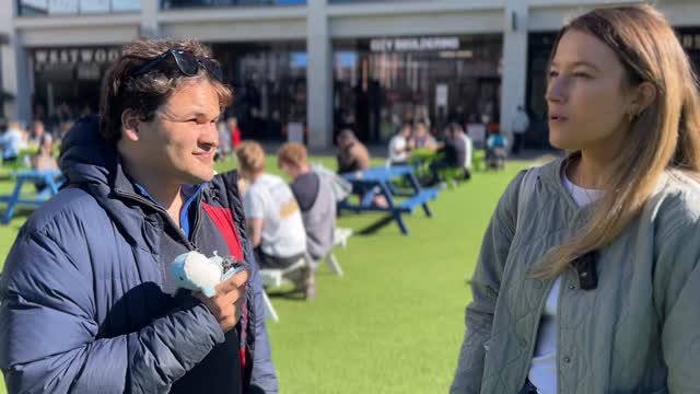 It sounds easy.. but we know it’s hard. But we have to put ourselves out there, the first step is always the hardest. It’s human and real lol as we can see here.
#socialconnection #strangerconversations #relatable