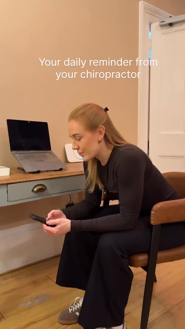 Weโre all guilty of spending too much time on our phones ๐ซ Make this easy switch to lessen the strain on your neck & shoulders ๐๐ผ