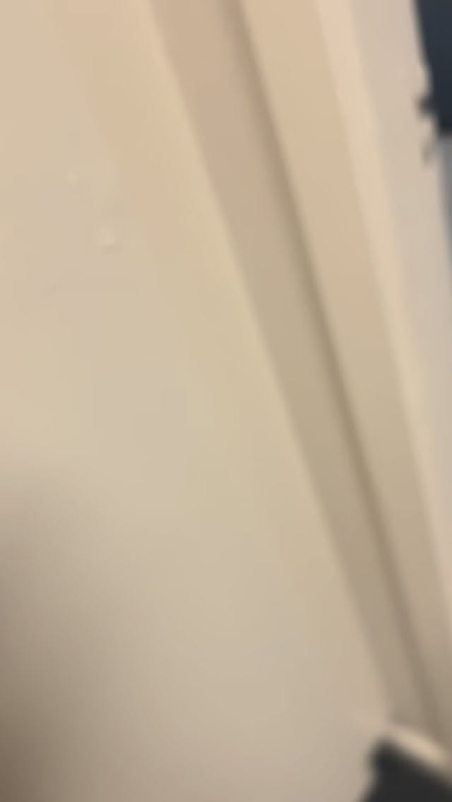 Idag tager eleverne på Påskeferie og vi har lige været rundt og spørge hvis de selv kunne vælge en roomie enten lærer eller elev, hvem de så ville vælge?😁😜🫶🏻#kildevældefterskole #efterskole #ke #fun