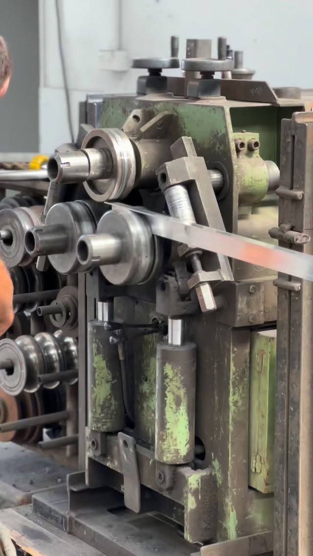 Home to the biggest sectional steel rollers in the BoP 👨🏽🏭#mountmetalcraft #sectionalsteelrolling #hydraulicrollers #coldformrolling #bayofplenty