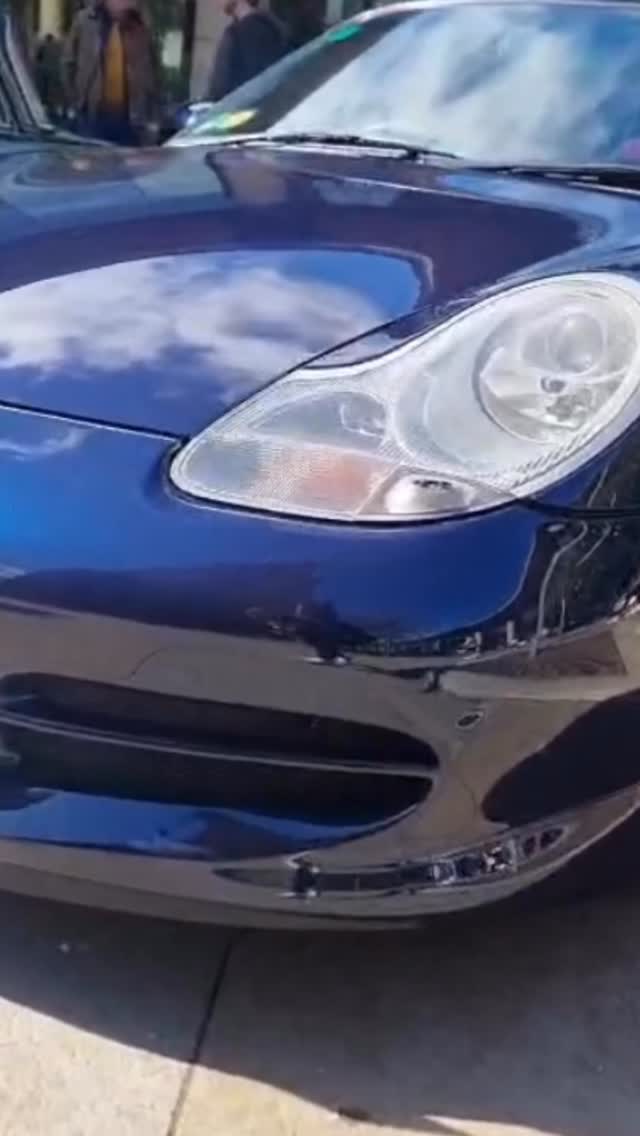 ❤️🚙 We’re here at the Overgate for the next hour with some amazing cars on show! Come and pop in to say hello!
#dundee #scotland #cars #transport #museum