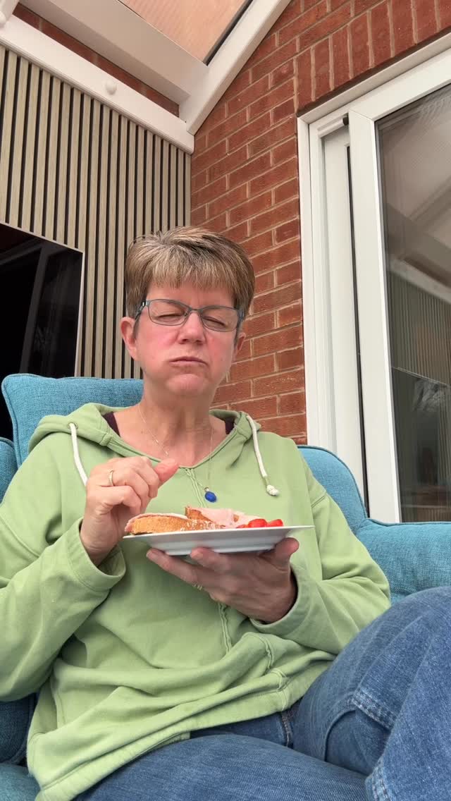🍽️ When you eat too quickly and don’t savour each mouthful - whether it’s breakfast, lunch or dinner - your brain reads it as a threat. Your amygdala fires up, stress hormones kick in and everything afterwards feels harder than it needs to be.
So please slow down, especially in the morning, so you don’t start your day in panic mode.
⏰ Set the alarm a few minutes earlier.
☕️ Enjoy a nourishing breakfast and fuel yourself for the morning.
📱Resist the urge to check your phone
Slowing down isn’t laziness. It’s nervous system regulation. It’s how you show up better for everything, and everyone, who needs you.
🌼 Self-care isn’t selfish, it’s essential.
#nervoussystemregulation #selfcare #mindfulness #anxietyrelief