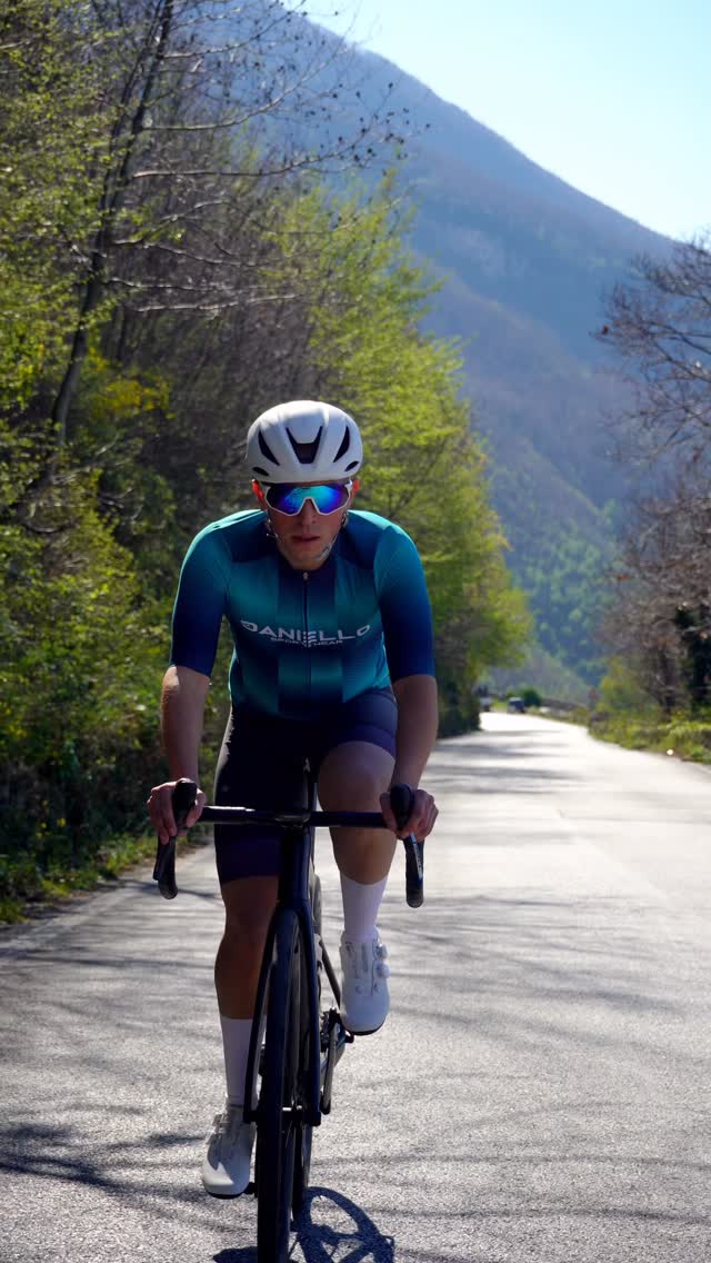Speed. Power. Control.
Push beyond your limits.
DanielloSportwear New Collection
𝗚𝗲𝘁 𝘆𝗼𝘂𝗿𝘀 𝗻𝗼𝘄.
#cyclist#sport#customlab#cyclismo#cyclistlifestyle