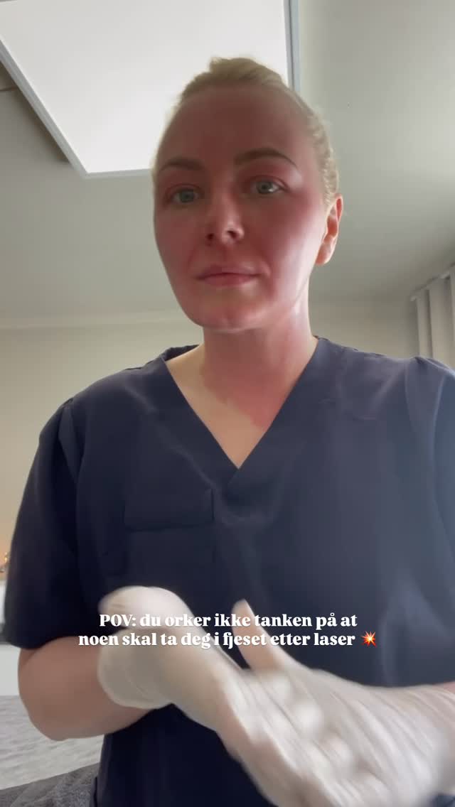….no pain, no gain? 😅 Hydra Plump er på mange måter en personlig favoritt: men det er litt elsk-hat. Sykt vondt å smøre på krem etterpå - men behandlingen er
✔️ fort gjort
✔️ ikke spesielt vondt underveis
✔️ ikke spesielt vondt senere
✔️ lite nedetid (rødheten gir seg som regel innen et døgn, du kan bli litt tørr og hoven - før huden «ruller» av etter noe dager. Frem til dette er du litt «rutete», men det føles helt greit ut etter ett døgn ca. Men obs - rundt øyene blir det nok litt hevelse de første dagene 👀)
MEN
💛 du får sykt fin glød
💛 jevnere hudtone
💛 mindre porer
💛 bedre produktleveranse
💛 en skikkelig fuktighetsboost
💛 kollagenstimulering
💛 et strammere øyeparti
💛 plumpy, fuktige lepper
💛 er du ekstra tøff: kombiner med face sculptingfor optimal oppstramming og kollagenstimulering 🔥 det er vondere, men du får SJUKT mye bedre resultater og fortsatt relativt lite nedetid.
Fordelene er med andre ord mange 😍 Book en konsultasjon hos en av våre sykepleiere om du er nysgjerrig på laser hos oss 💛
Ps - så lenge du lar oss fullføre jobben så lover vi å gjøre vårt ytterste for at du skal se litt bedre ut før du forlater klinikken enn jeg gjorde her 🤓