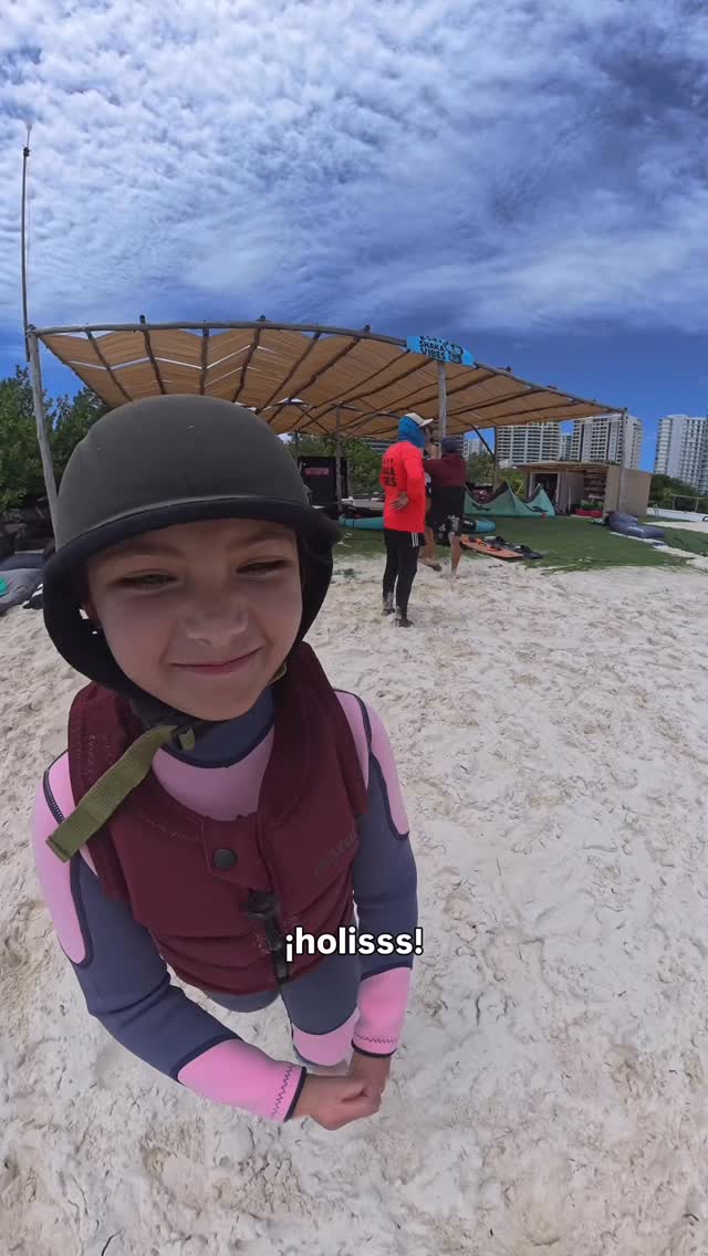 Martina tuvo un paseo de kite foil durante sus vacaciones de Semana Santa.