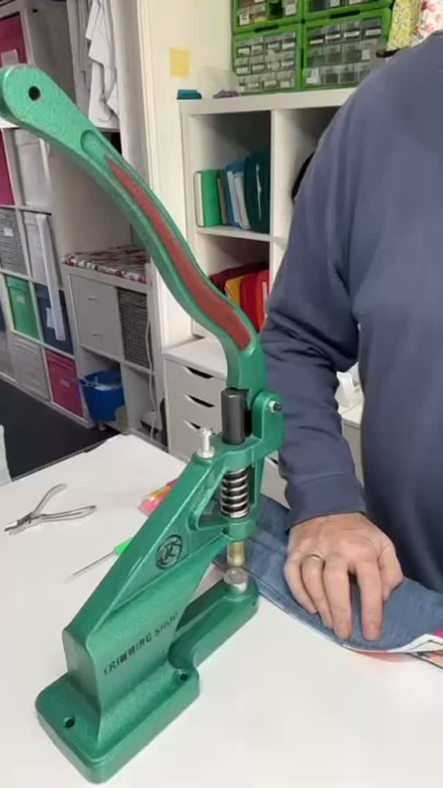 The final step ✨
Adding those all-important poppers to bring it all together — because it’s the little details that make the biggest difference 💫
One step closer to being ready for its new home 🧵📦
#handmadeuk #smallbusinesslove #sewinglife #handmadewithlove #shopsmalluk