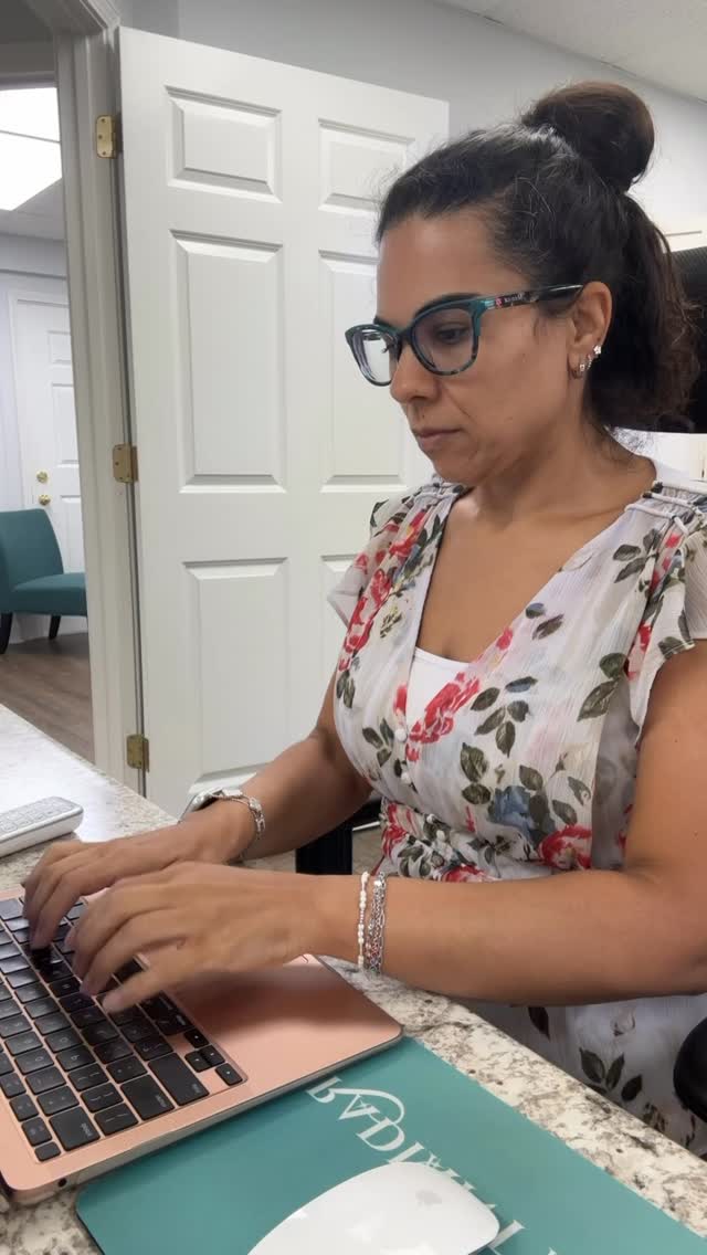 Friday funny!! 😄
Who else is tired today?!?! 🙋🏻♀️🙋🏼♀️🙋🏽♀️🙋🏻♀️🙋🏻🙋🏼🙋🏽🙋🏾🙋🏿
And if you raised your hand, are you booked for a Boosted B12 injection yet?! 😏 🤭
#RadiantMed #ChapinSC #TGIF #Friyay #LaughterIsTheBest