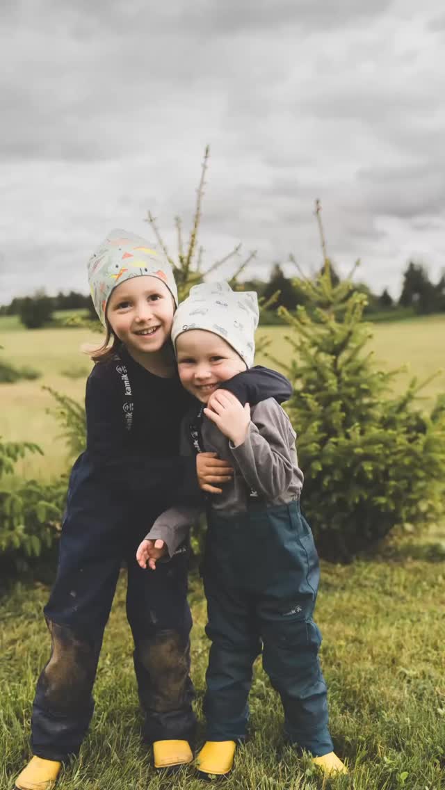 Stell dir vor, eine Kindergartenfotografin schafft es binnen 5 Minuten all die puren und voll mit Geschwisterliebe, echten Momenten einzufangen. Wie würdest du das finden? Wahrscheinlich sehr gut und jetzt sag ich dir was, diese Kindergartenfotografin gibt es: nämlich mich. Sinneszauber Photographie. Deine Fotografin für die Charakter, Bilder deiner Kinder.
Also, wann sehen wir uns in deinem Kindergarten?
Aber ja, ich komm nicht einfach so, bestell doch gleich meinen Kindergarten Info Guide und gebe ihm den richtigen Person und dann sehen wir uns vielleicht schon bald in deinem Kindergarten.
#kindergartenfotografie #kindergartenfotografin #geschwisterliebe #fotografinmünchen #fotografaugsburg