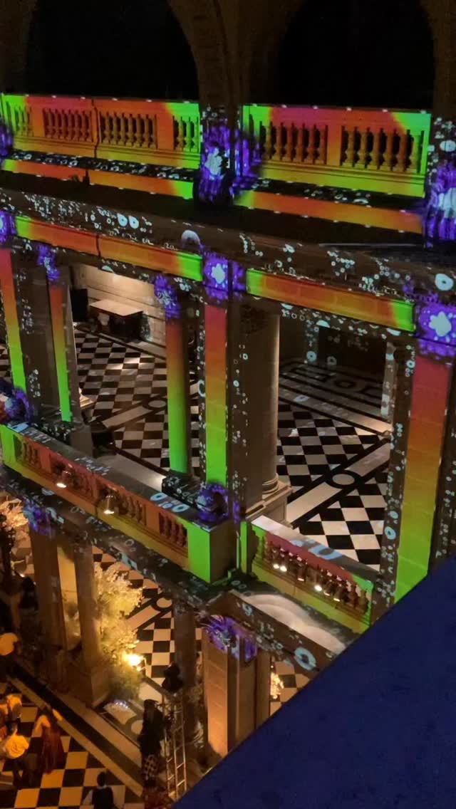 😬
Mapping 360 para Matrimonio en el Club de la Unión.
4 proyectores Panasonic 5200 lumenes láser.
Pronto se vienen cositas!
#mapping #projectionmapping #mappingprojection #videomapping #vj